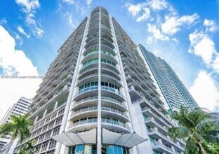Building Photo - 690 SW 1st Ct