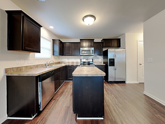 Foto del edificio - 2892 Glen Hollow Rd