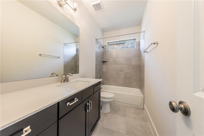 Building Photo - 844 Paseo de Castana Wy