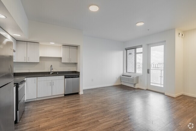 1 habitación, 1 baño - 793 pies cuadrados - Sala de estar - Uptown