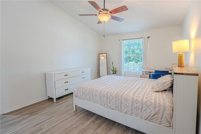 Foto del edificio - 1236 N Fairway Dr