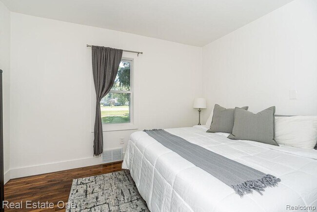 Foto del edificio - 2392 W Auburn Rd