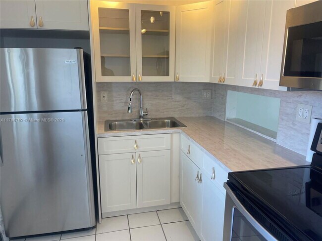 Foto del edificio - 505 NW 177th St