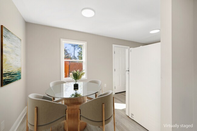 Área de comedor - Pinedale Apartments