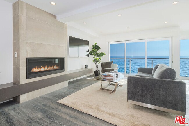 Foto del edificio - 19562 Pacific Coast Hwy