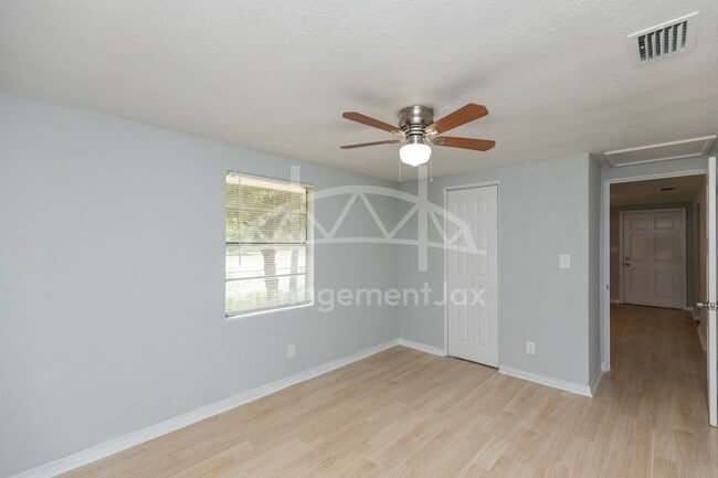 Foto del edificio - 3303 Jones St