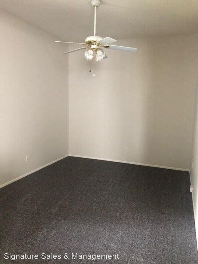 Building Photo - 3 br, 2 bath House - 1226 Dunsmuir Circle