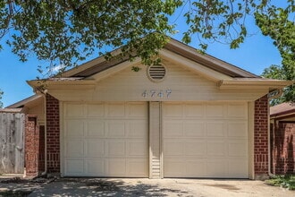 Building Photo - 4747 Poppy Dr E