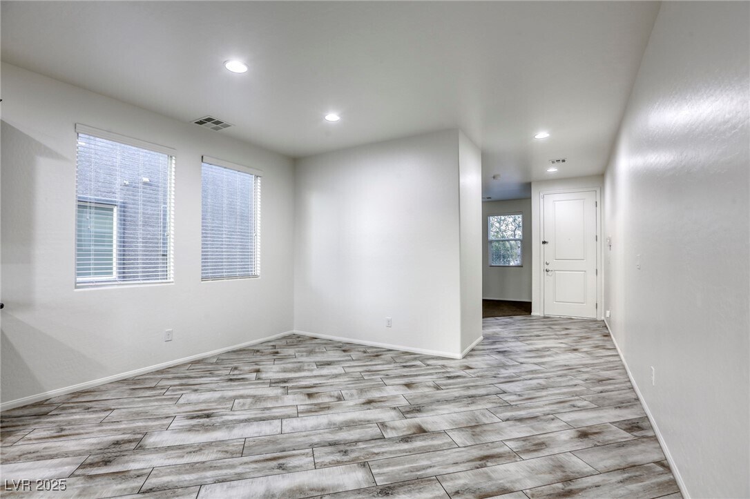 Foto principal - 5737 Fleming St
