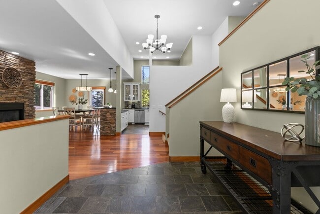 Building Photo - 3 Bed, 3 Bath Custom Built Home in Sudden Valley