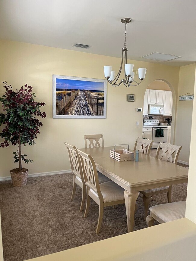 Building Photo - SPACIOUS 3 BEDROOM HOME READY TO WELCOME YOU