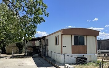 Building Photo - 167 Montrose Dr