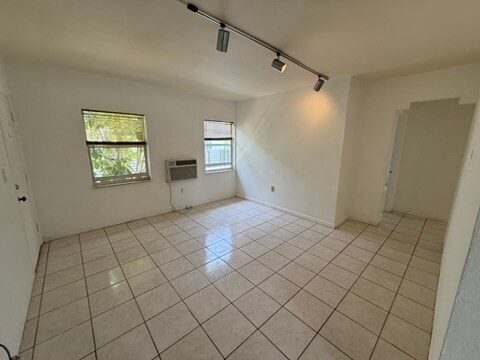 Foto del edificio - 518 Santander Ave
