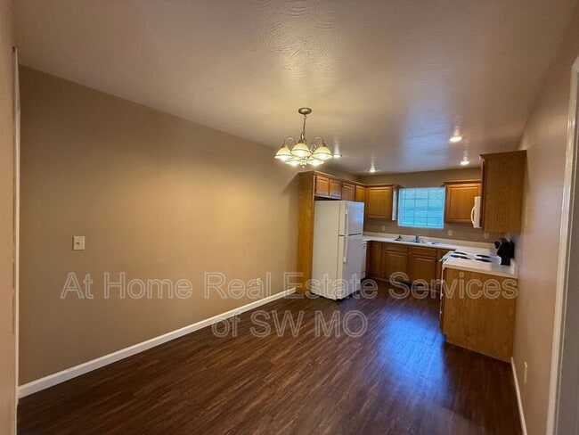 Building Photo - 1053 S Missouri Ave