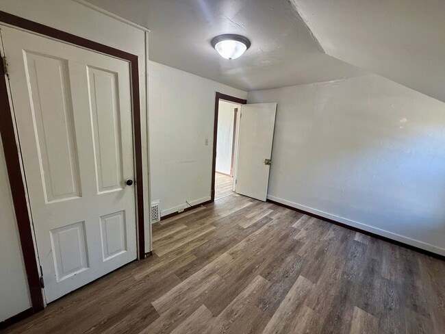 Foto del edificio - 1305 Merrill Ave