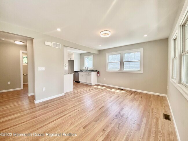 Foto del edificio - 1302 Maple Ave