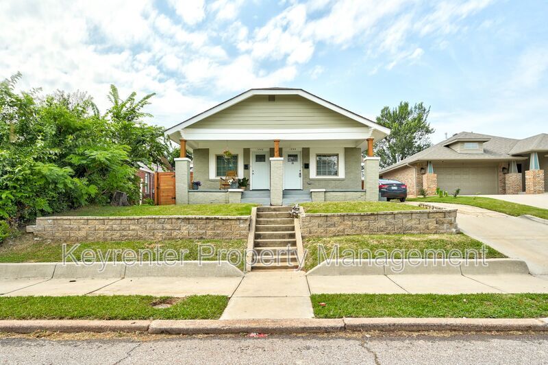 Primary Photo - 1444 NE 13th St