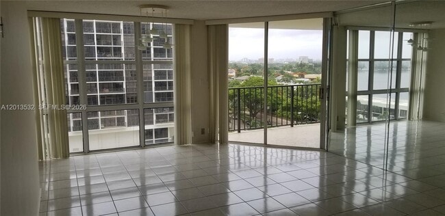 Building Photo - 1901 Brickell Ave