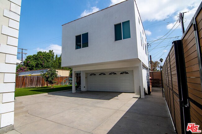 Foto del edificio - 5537 W 3rd St