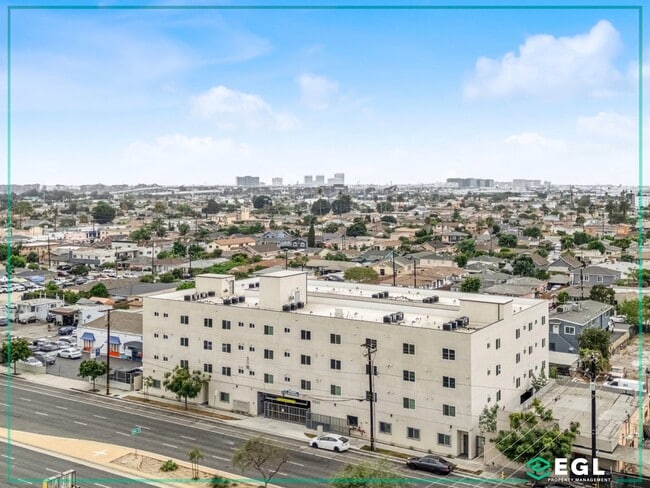 Building Photo - 10505 Hawthorne