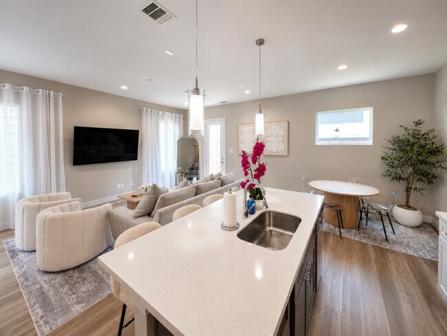 Foto del edificio - 8326 Curry Rd