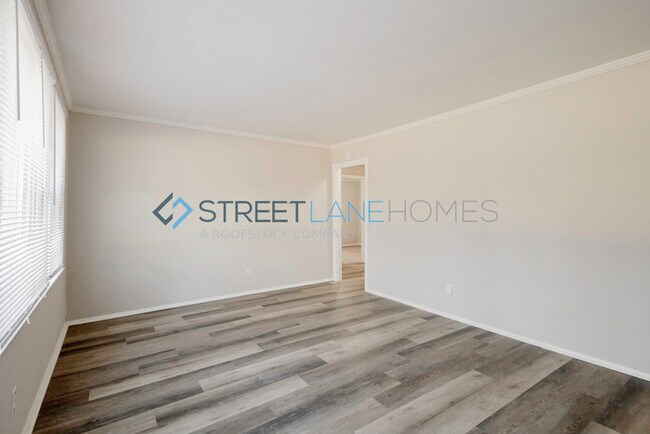 Foto del edificio - NOW OFFERING HALF OFF THE FIRST FULL MONTH...