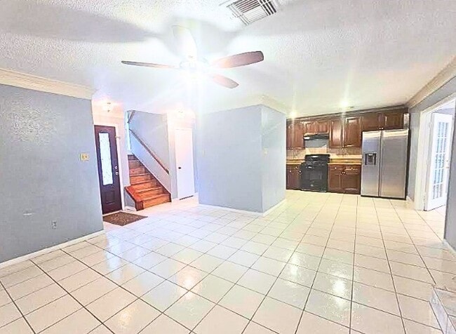 Building Photo - 10919 Pigeonwood Dr