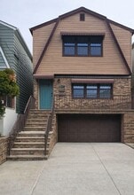 Building Photo - 177 W 51st St