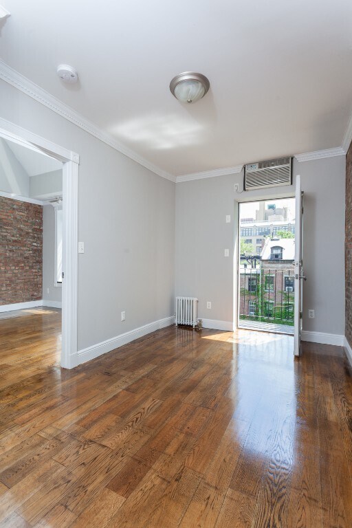 Foto del edificio - 350 W 21st St
