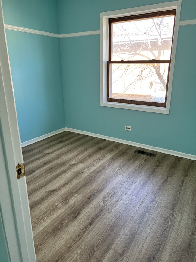 Building Photo - 1521 N Lake Shore Dr