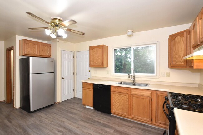 Foto del edificio - 8804 Corliss Ave