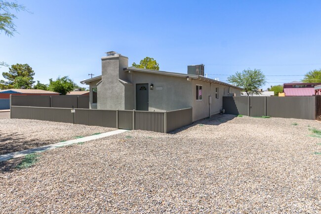 Building Photo - 2110 N Highland Ave
