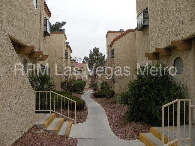 Building Photo - 2971 Juniper Hills Blvd