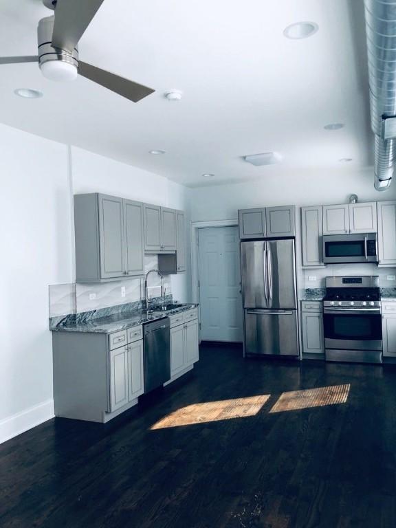 Building Photo - 3 bedroom in Chicago IL 60616