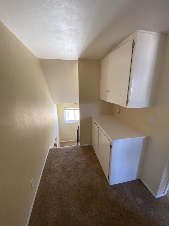Foto del edificio - Private Room with Ensuite Bath in Lompoc