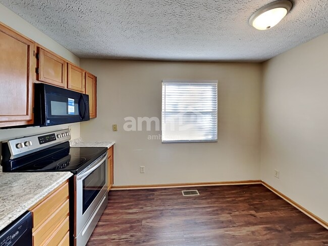 Foto del edificio - 6617 Winbarr Way