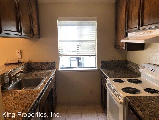 Building Photo - 3 br, 1 bath House - 3339 Chesapeake Bay