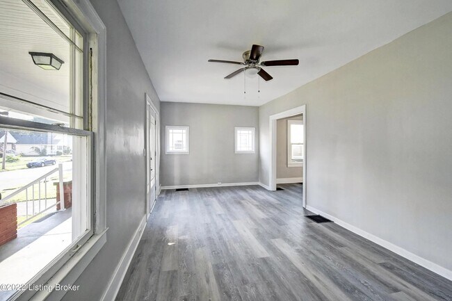 Foto del edificio - 130 Gillette Ave