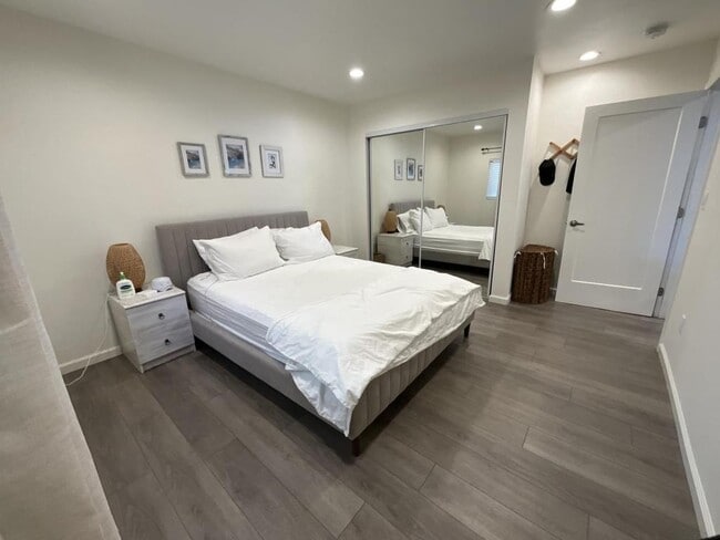 Foto del edificio - 18427 Delano St