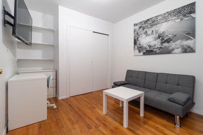 Building Photo - 1666 3rd Ave