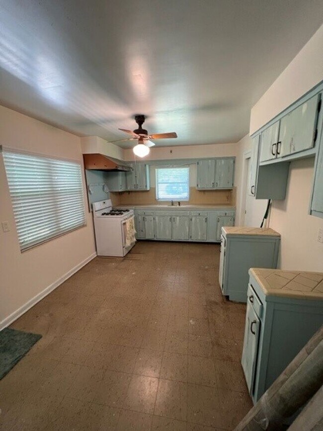 Building Photo - Nice 3 bedroom 2 bath in the heart of NW G...