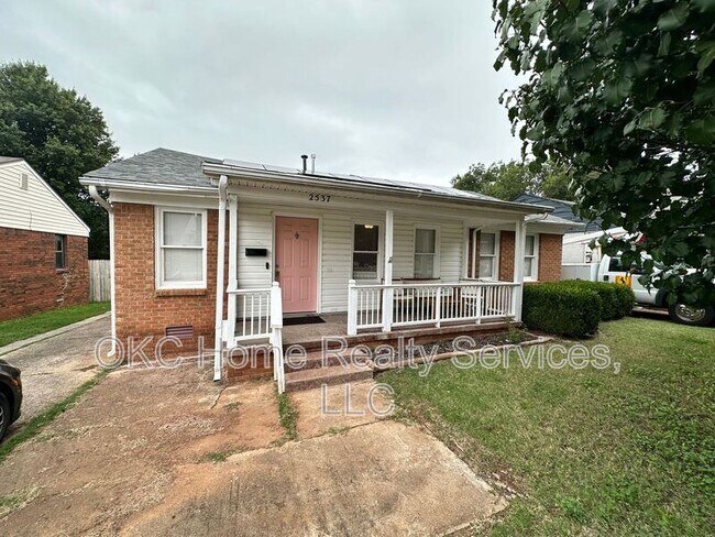 Photo - 2537 NW 35th St House