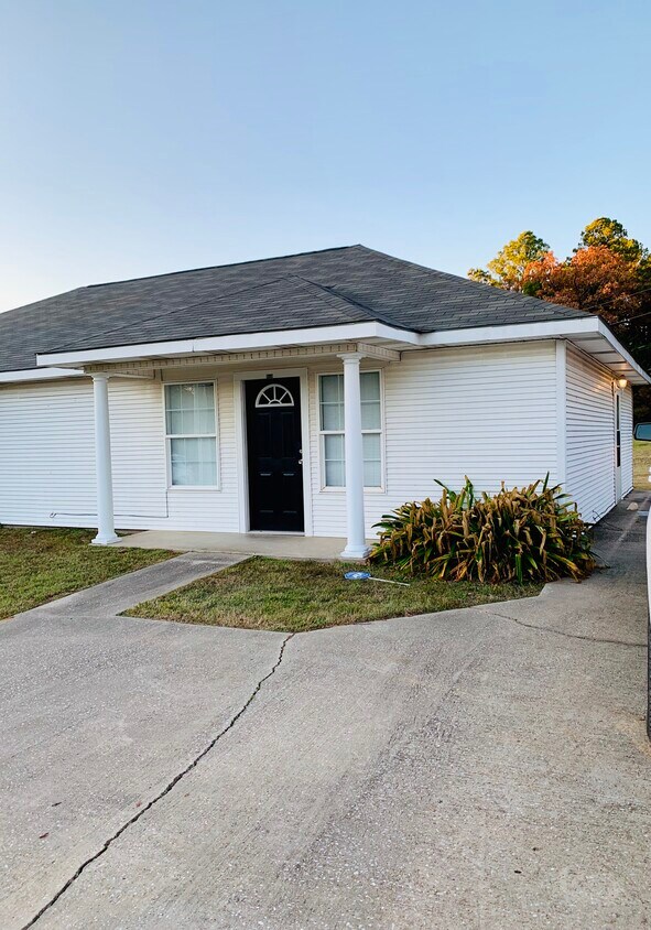 134 Peavine Rd, Kilgore, TX 75662 Townhome Rentals in Kilgore TX