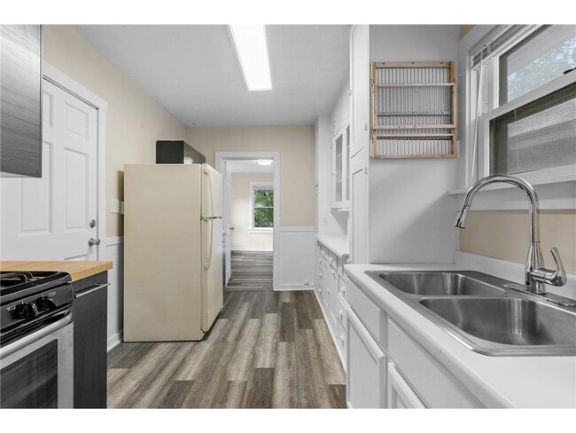 Foto del edificio - 2512 Dupont Ave S