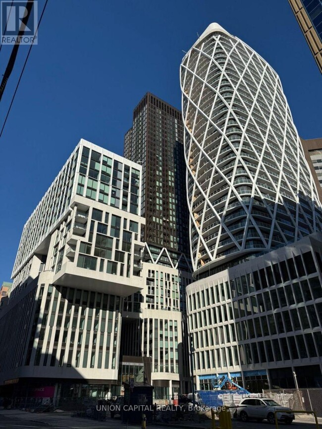 Building Photo - 238 Simcoe St