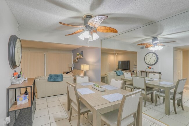 Photo - 1082 E Michigan St House