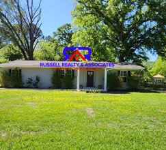 Building Photo - 109 E Sterrett St