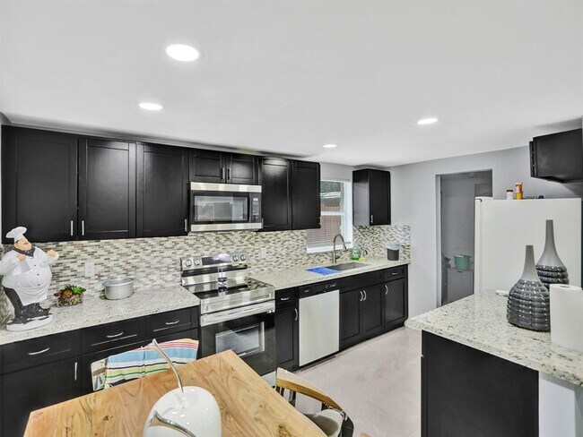Foto del edificio - 5073 SW 28th Ave