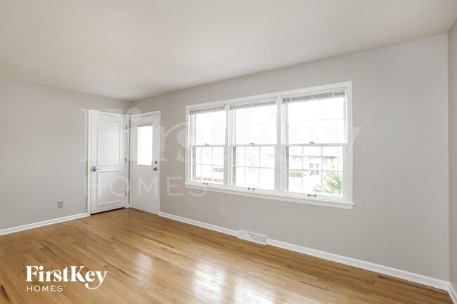 Foto del edificio - 7625 NW Milrey Dr