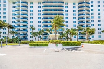 Building Photo - 7501 E Treasure Dr